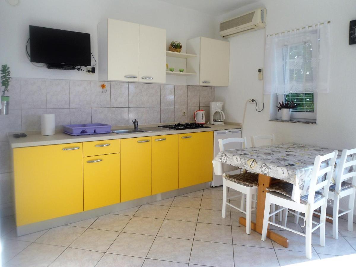 Guest House Pamela Senj  Ngoại thất bức ảnh