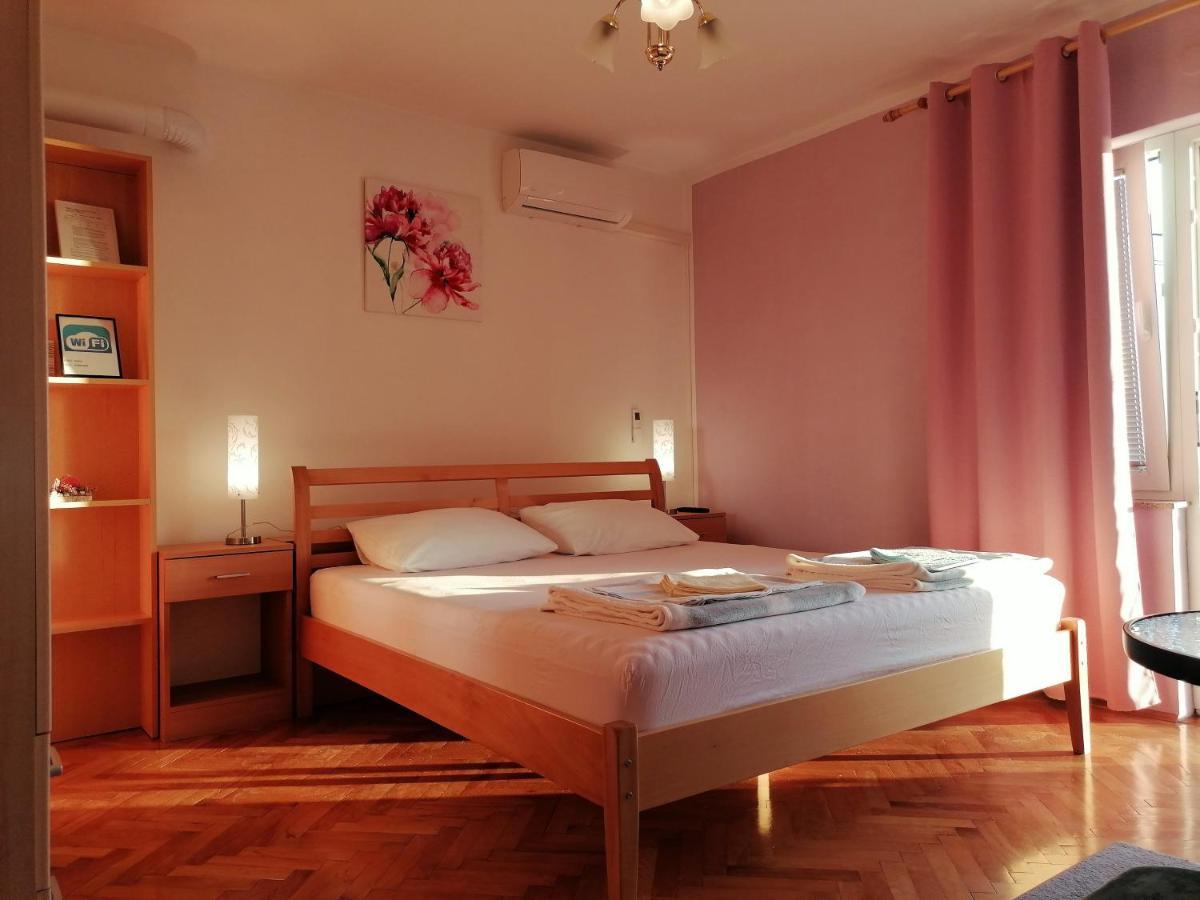 Guest House Pamela Senj  Ngoại thất bức ảnh