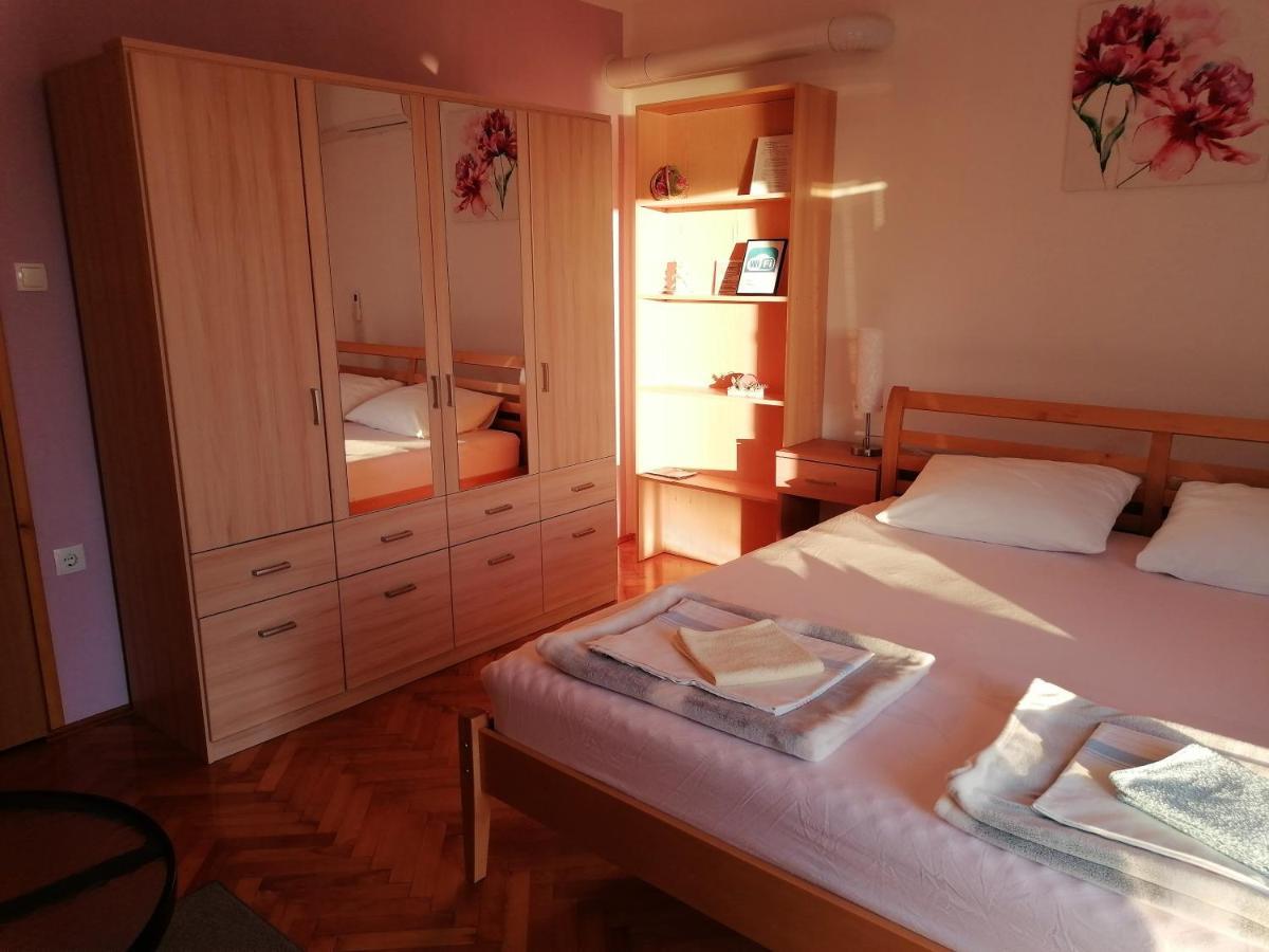 Guest House Pamela Senj  Ngoại thất bức ảnh