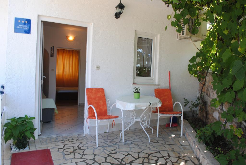 Guest House Pamela Senj  Ngoại thất bức ảnh